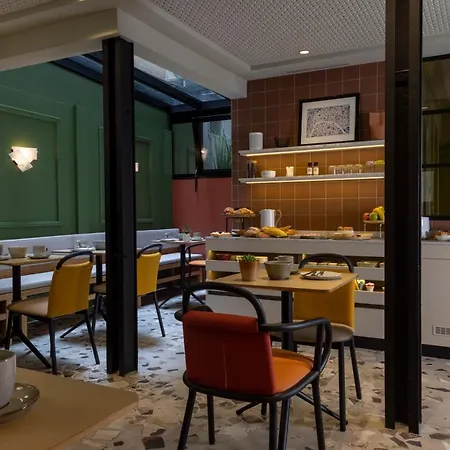 Otel De La Paix 3*